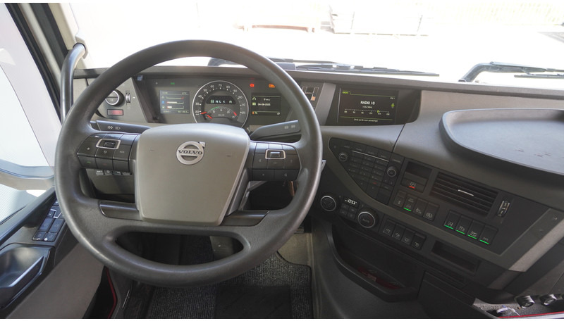 Volvo FH 460 EURO 6 GLOBETROTTER - Tracteur routier: photos 5 Volvo FH 460 EURO 6 GLOBETROTTER - Tracteur routier: photos 5