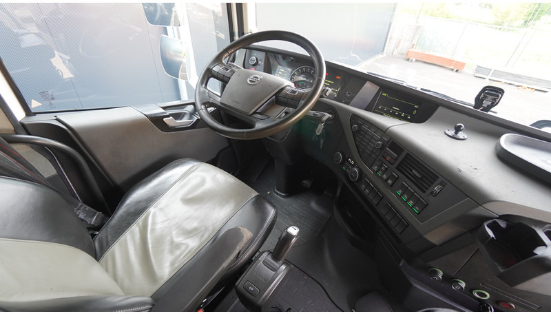 Volvo FH 460 GLOBETROTTER EURO 6 - Tracteur routier: photos 5 Volvo FH 460 GLOBETROTTER EURO 6 - Tracteur routier: photos 5