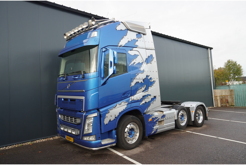 Volvo FH 540 6X2 XL SHOWTRUCK 4-SEATS 455.000KM - Tracteur routier: photos 3 Volvo FH 540 6X2 XL SHOWTRUCK 4-SEATS 455.000KM - Tracteur routier: photos 3