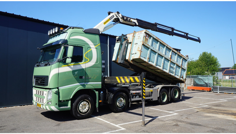 Volvo FH 540 8X2 HOOKARM SYSTEM WITH PALFINGER PK 20002 CRANE - Camion grue: photos 2 Volvo FH 540 8X2 HOOKARM SYSTEM WITH PALFINGER PK 20002 CRANE - Camion grue: photos 2