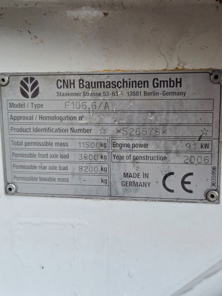 New Holland F106.6 - Niveleuse: photos 2 New Holland F106.6 - Niveleuse: photos 2