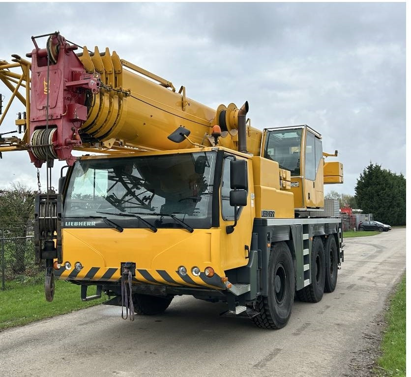 Liebherr LTM 1055-3.1  - Grue tout-terrain: photos 3 Liebherr LTM 1055-3.1  - Grue tout-terrain: photos 3