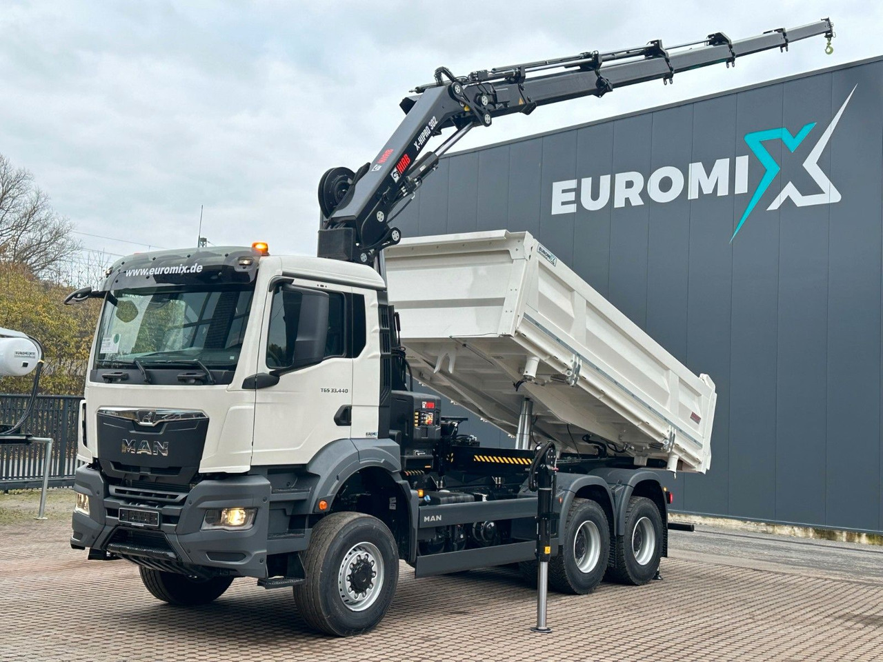 MAN TGS 33.440 6x6 /3-Seiten- Kipper / Kran HIAB 302 - Camion benne, Camion grue: photos 1 MAN TGS 33.440 6x6 /3-Seiten- Kipper / Kran HIAB 302 - Camion benne, Camion grue: photos 1