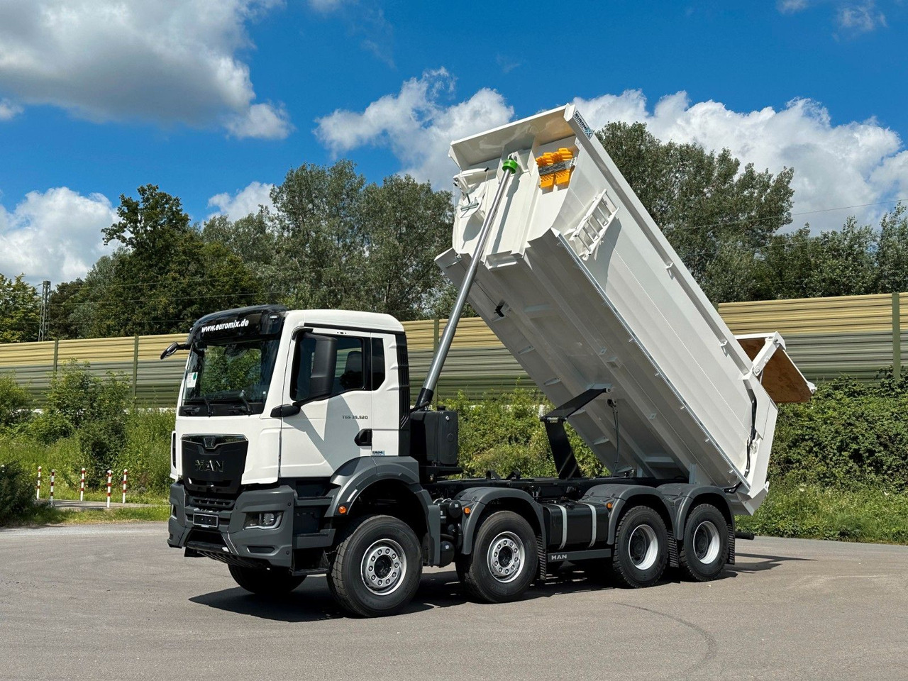 MAN TGS 37.520 8x4 EuromixMTP Mulden Kipper - Camion benne: photos 1 MAN TGS 37.520 8x4 EuromixMTP Mulden Kipper - Camion benne: photos 1