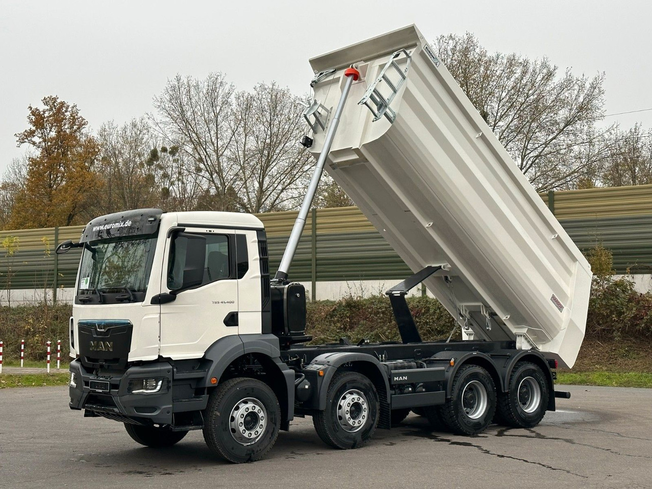 Camion benne MAN TGS 41.400 8x4 /  EUROMIX MTP 20m³/ EURO2 Kipper: photos 9