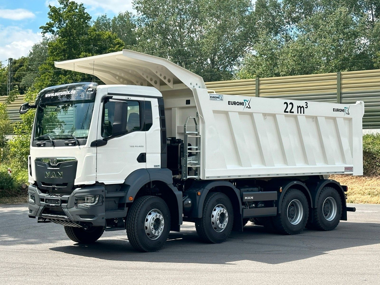 MAN TGS 41.400 8x4 / EUROMIX MTP 22m³/ Eckige Mulde - Camion benne: photos 2 MAN TGS 41.400 8x4 / EUROMIX MTP 22m³/ Eckige Mulde - Camion benne: photos 2