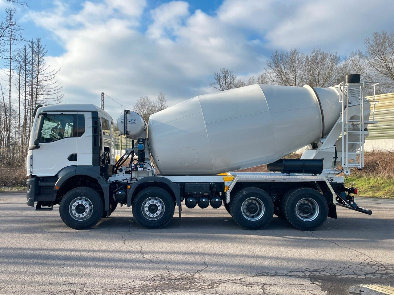 MAN TGS 41.400 8x4 / EuromixMTP EM 10m³ R / EURO 2 - Camion malaxeur: photos 4 MAN TGS 41.400 8x4 / EuromixMTP EM 10m³ R / EURO 2 - Camion malaxeur: photos 4