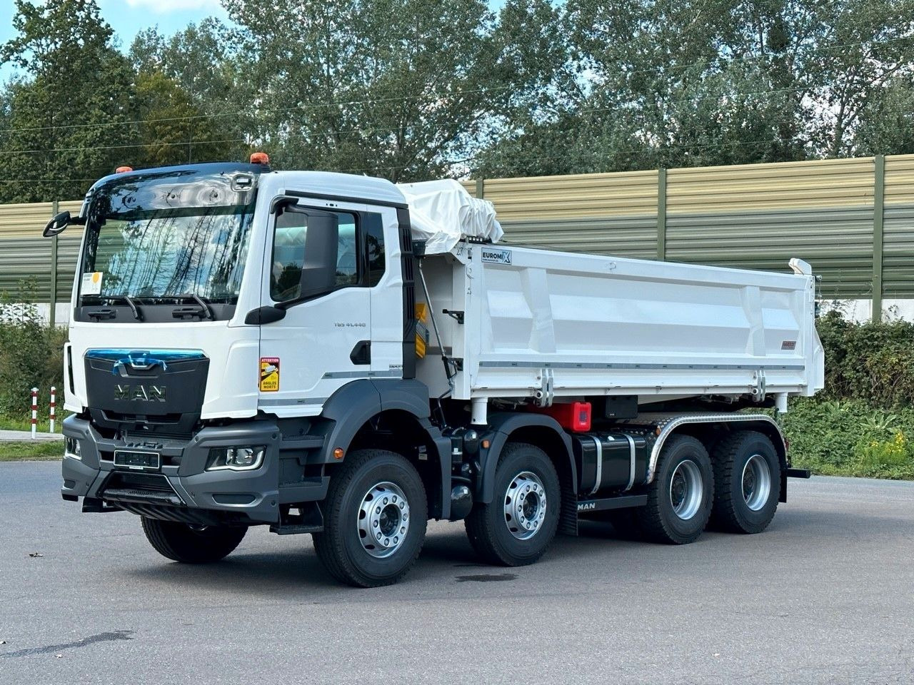 MAN TGS 41.440 8x4 EuromixMTP 3-Seiten-Kipper - Camion benne: photos 2 MAN TGS 41.440 8x4 EuromixMTP 3-Seiten-Kipper - Camion benne: photos 2