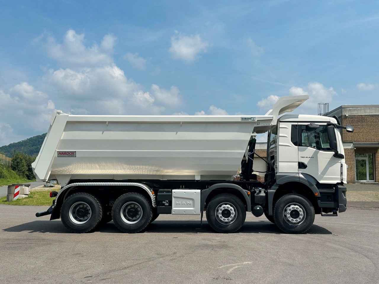 MAN TGS 41.440 8x4 EuromixMTP Mulden-Kipper MAN TGS 41.440 8x4 EuromixMTP Mulden-Kipper - Camion benne: photos 5 MAN TGS 41.440 8x4 EuromixMTP Mulden-Kipper MAN TGS 41.440 8x4 EuromixMTP Mulden-Kipper - Camion benne: photos 5