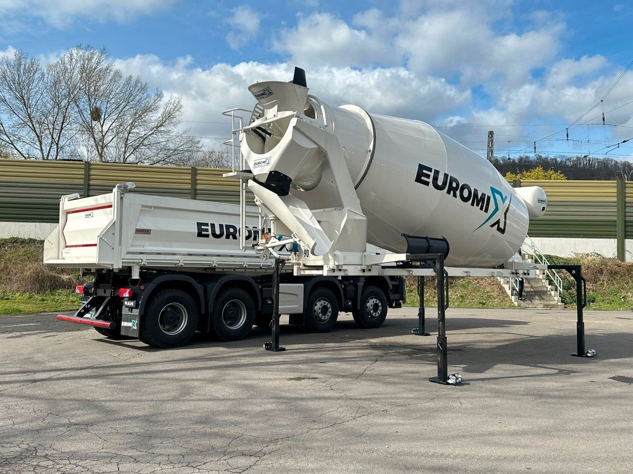 MAN TGS 41.440 8x4 WECHSELSYSTEM KIPPER+MISCHER - Camion benne: photos 4 MAN TGS 41.440 8x4 WECHSELSYSTEM KIPPER+MISCHER - Camion benne: photos 4