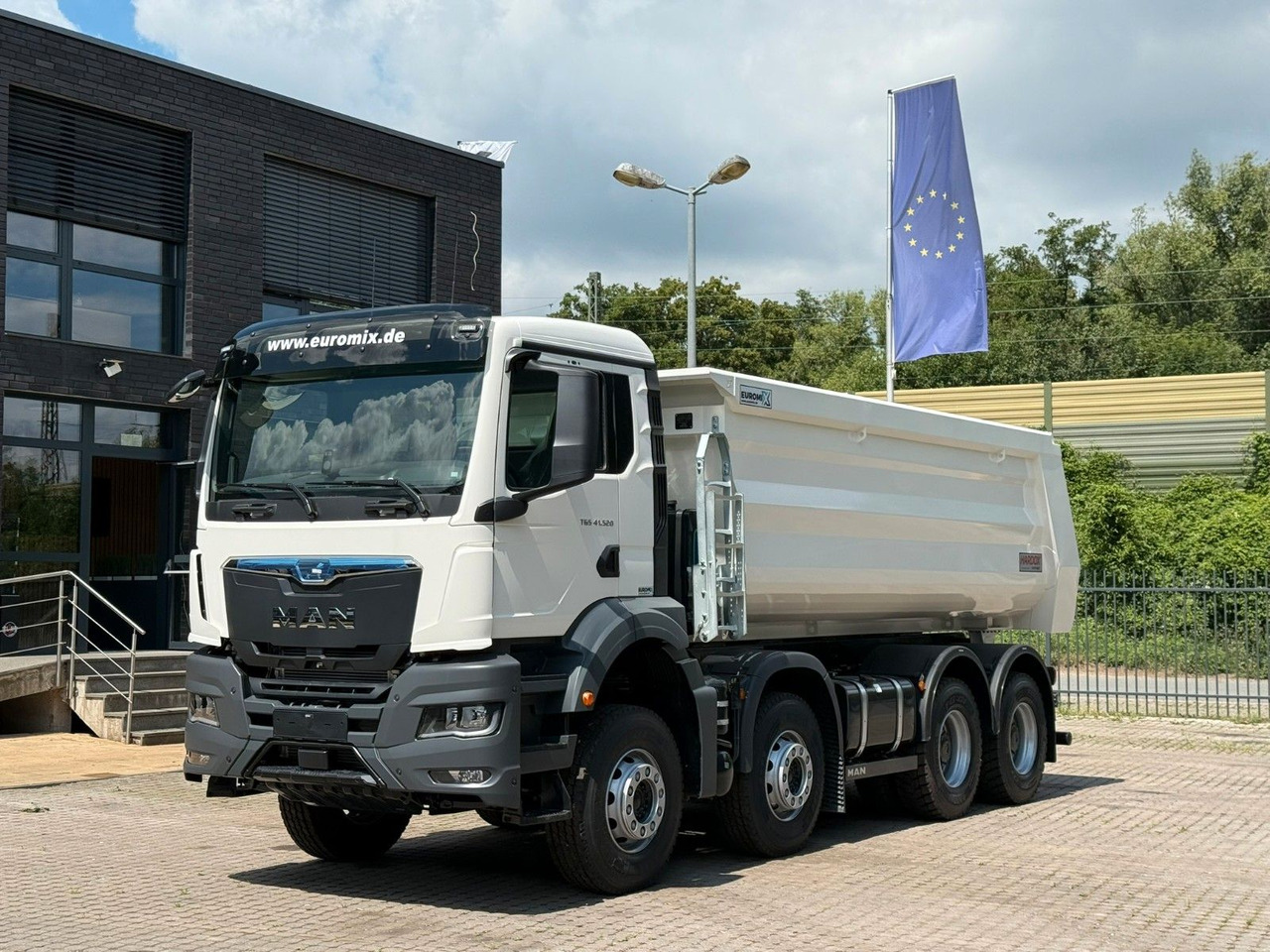 MAN TGS 41.520 BB 8X4 Euromix MuldenKipper Retarder - Camion benne: photos 3 MAN TGS 41.520 BB 8X4 Euromix MuldenKipper Retarder - Camion benne: photos 3
