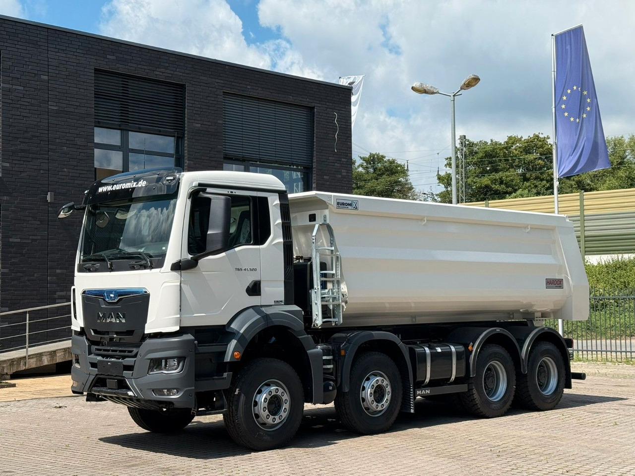MAN TGS 41.520 BB 8X4 Euromix MuldenKipper Retarder - Camion benne: photos 4 MAN TGS 41.520 BB 8X4 Euromix MuldenKipper Retarder - Camion benne: photos 4