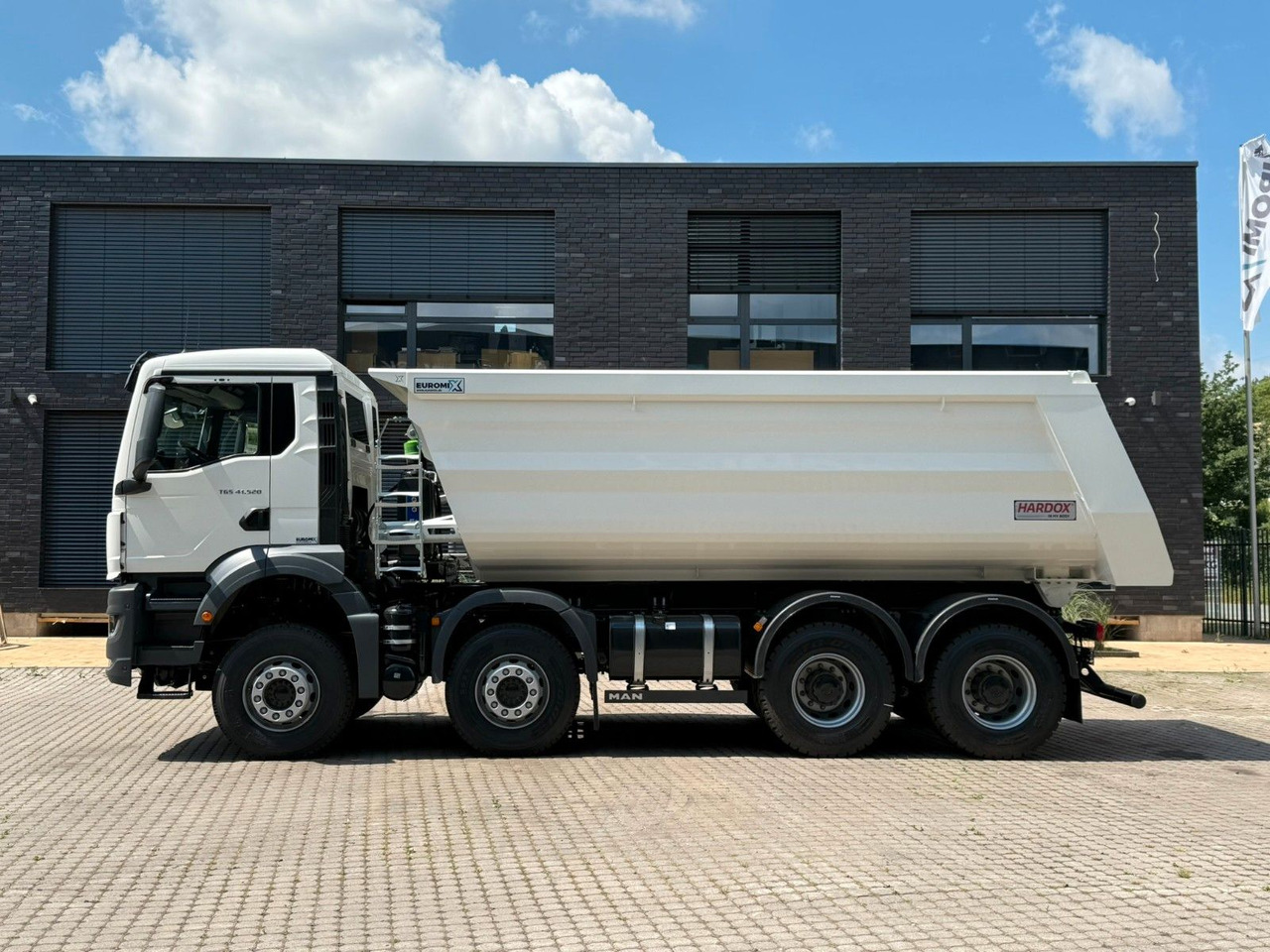 MAN TGS 41.520 BB 8X4 Euromix MuldenKipper Retarder - Camion benne: photos 5 MAN TGS 41.520 BB 8X4 Euromix MuldenKipper Retarder - Camion benne: photos 5