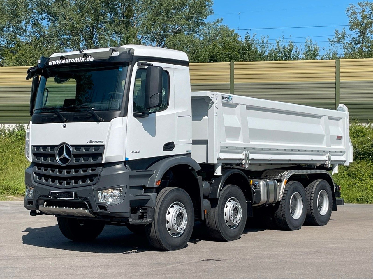 Mercedes-Benz 4145 8X4 Euromix EMT 3-Seiten-Kipper - Camion benne: photos 1 Mercedes-Benz 4145 8X4 Euromix EMT 3-Seiten-Kipper - Camion benne: photos 1