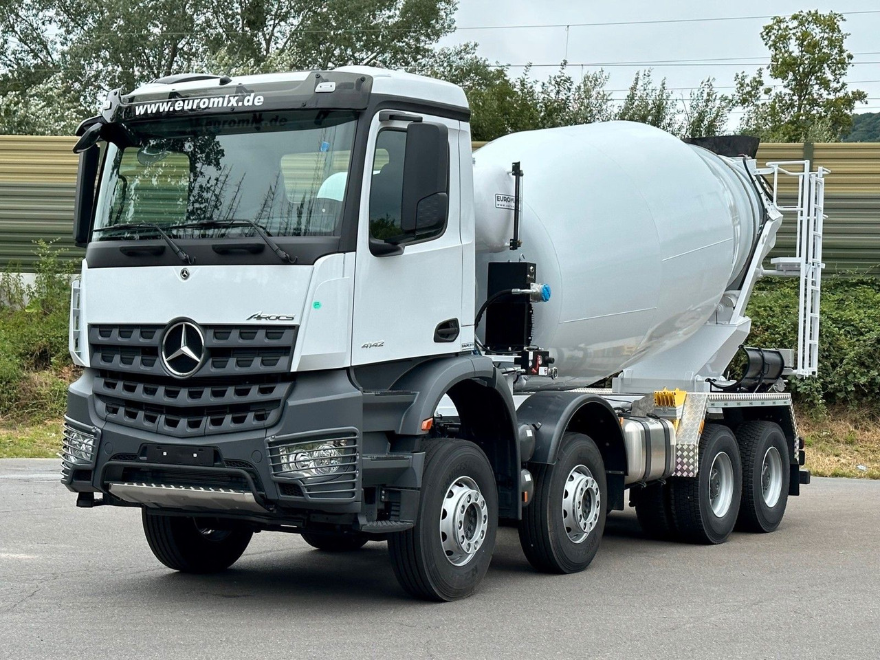 Mercedes-Benz AROCS 5 4142 B 8X4 Euro 3 EuromixMTP EM 10 - Camion malaxeur: photos 1 Mercedes-Benz AROCS 5 4142 B 8X4 Euro 3 EuromixMTP EM 10 - Camion malaxeur: photos 1