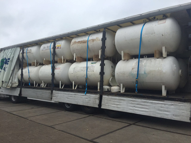 2700L(1,35 ton) Gastanks - Gas, Gaz, LPG, GPL, Propane, Butane tanks aboveground Used Tanks - Réservoir de carburant: photos 1 2700L(1,35 ton) Gastanks - Gas, Gaz, LPG, GPL, Propane, Butane tanks aboveground Used Tanks - Réservoir de carburant: photos 1