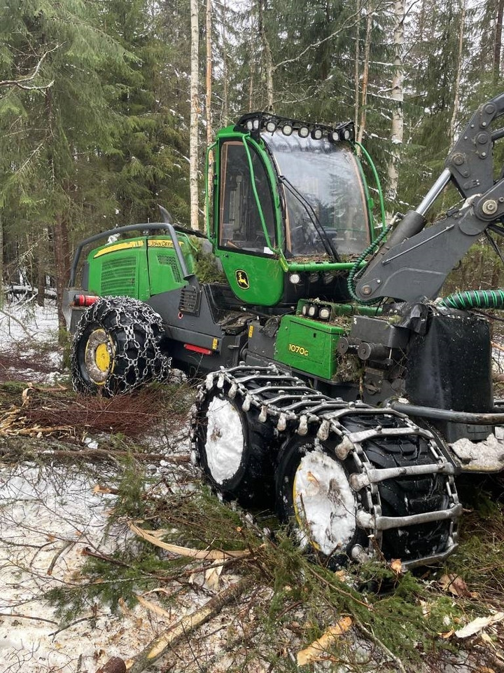 John Deere 1070 G - Abatteuse: photos 2 John Deere 1070 G - Abatteuse: photos 2