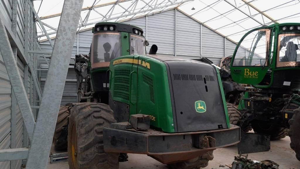 John Deere 1270 E - Abatteuse: photos 2 John Deere 1270 E - Abatteuse: photos 2