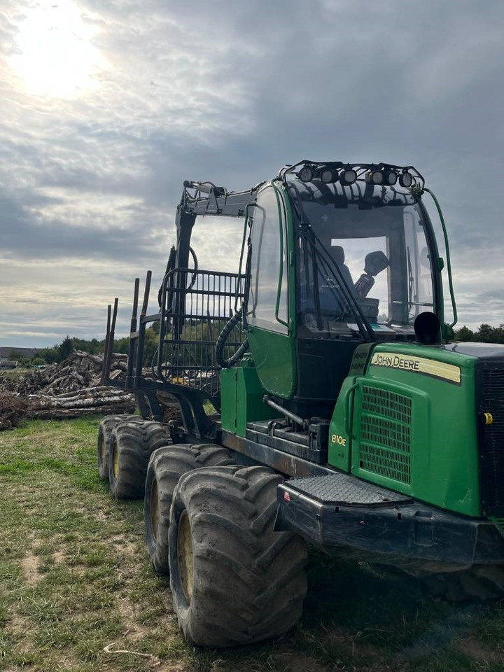 John Deere 810 E  - Porteur: photos 3 John Deere 810 E  - Porteur: photos 3