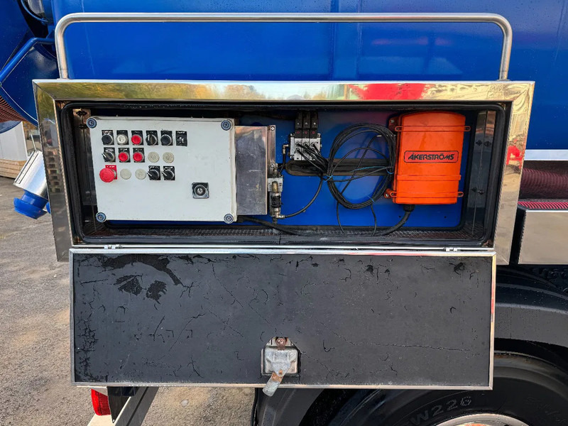 Camion hydrocureur Volvo FM 420 6x2*4, 15m3 Sludge / Vacuum-truck, 2010: photos 12 Camion hydrocureur Volvo FM 420 6x2*4, 15m3 Sludge / Vacuum-truck, 2010: photos 12
