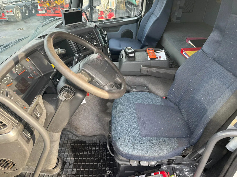 Camion hydrocureur Volvo FM 420 6x2*4, 15m3 Sludge / Vacuum-truck, 2010: photos 19 Camion hydrocureur Volvo FM 420 6x2*4, 15m3 Sludge / Vacuum-truck, 2010: photos 19
