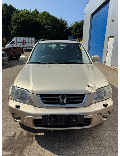 Honda CR-V **PETROL-ESSENCE-AC** - SUV: photos 2 Honda CR-V **PETROL-ESSENCE-AC** - SUV: photos 2