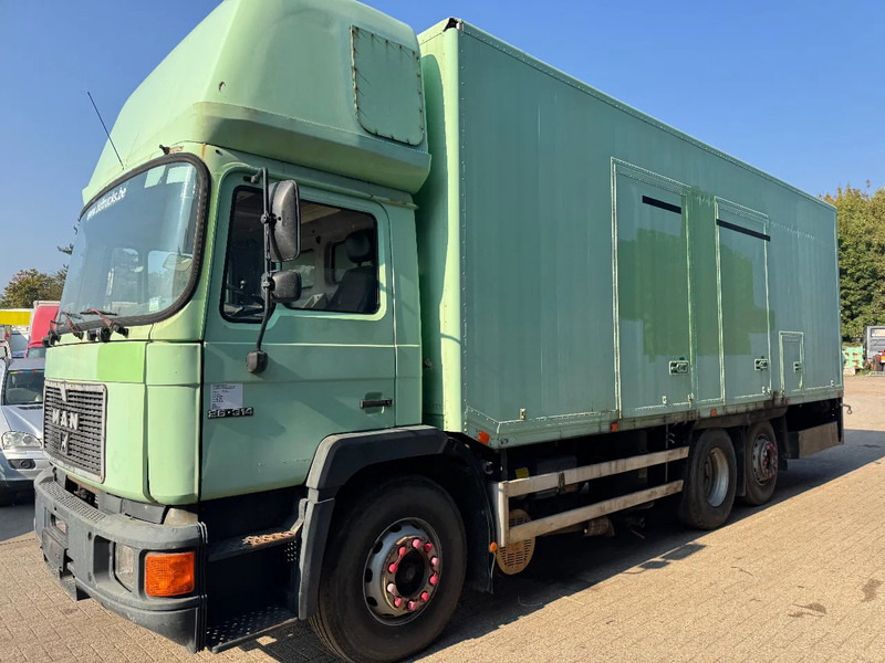 MAN 25.322 **BELGIAN TRUCK- - Camion fourgon: photos 1 MAN 25.322 **BELGIAN TRUCK- - Camion fourgon: photos 1