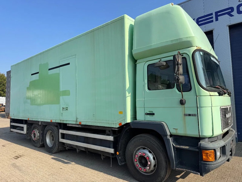 MAN 25.322 **BELGIAN TRUCK- - Camion fourgon: photos 3 MAN 25.322 **BELGIAN TRUCK- - Camion fourgon: photos 3