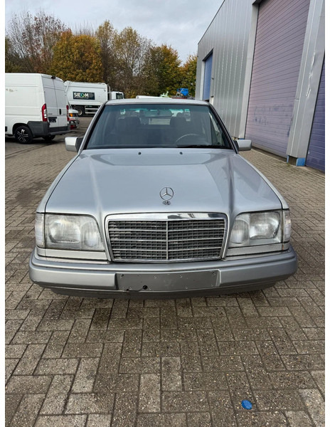 Mercedes-Benz 200-serie **W124-BELGIAN CAR** - Berline: photos 2 Mercedes-Benz 200-serie **W124-BELGIAN CAR** - Berline: photos 2