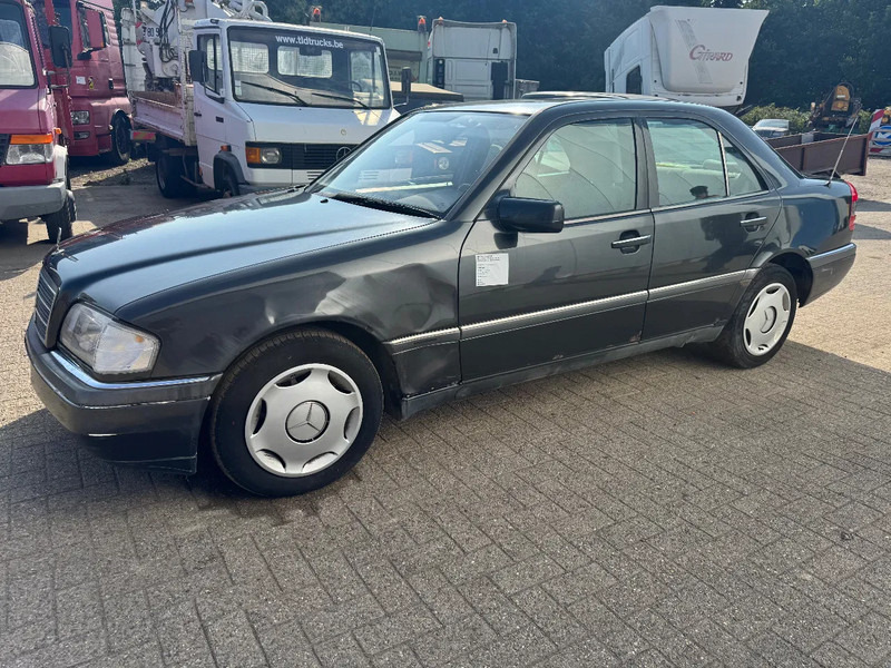 Mercedes-Benz C-Klasse **C220DIESEL-BELGIANCAR** - Berline: photos 1 Mercedes-Benz C-Klasse **C220DIESEL-BELGIANCAR** - Berline: photos 1