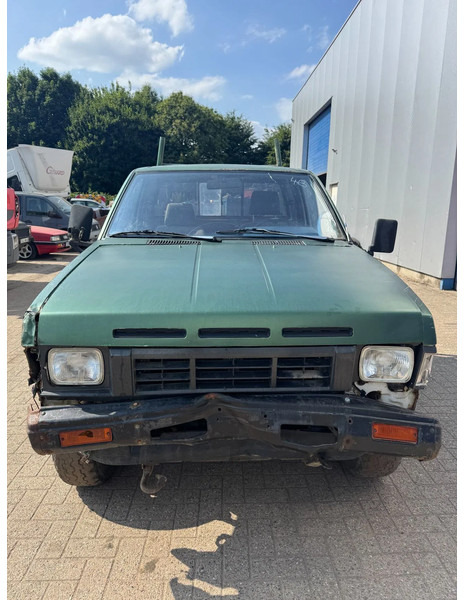 Nissan King-cab **DIESEL-4X4** - Voiture: photos 2 Nissan King-cab **DIESEL-4X4** - Voiture: photos 2