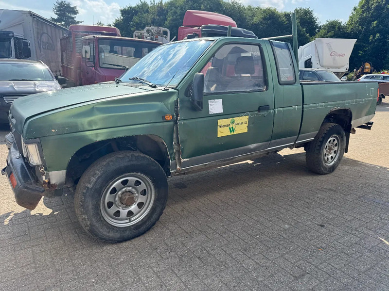 Nissan King-cab **DIESEL-4X4** - Voiture: photos 4 Nissan King-cab **DIESEL-4X4** - Voiture: photos 4
