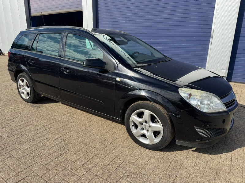Opel Astra **1700CDTI-AIRCO-EURO 4** - Voiture break: photos 1 Opel Astra **1700CDTI-AIRCO-EURO 4** - Voiture break: photos 1
