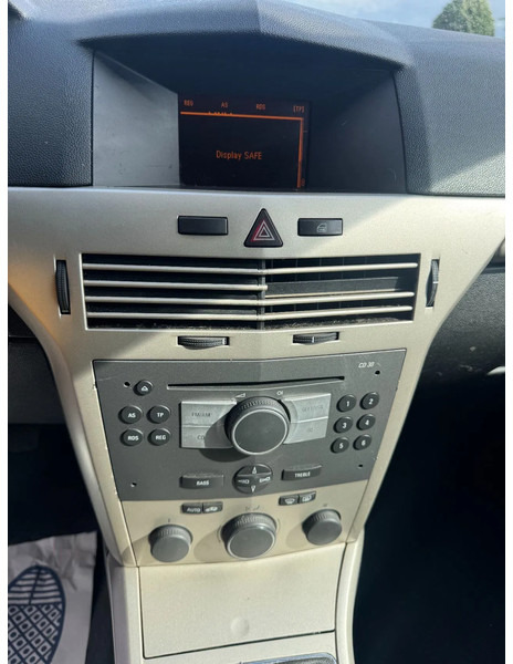 Voiture Opel Astra **1700CDTI-AIRCO-EURO 4**: photos 12