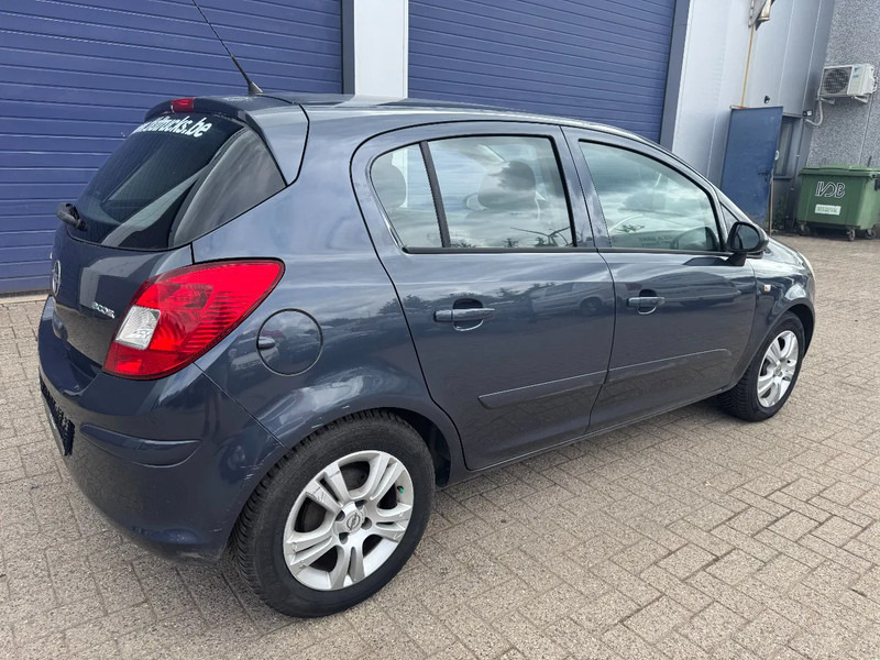 Opel Corsa **EURO4-AIRCO** - Berline: photos 4 Opel Corsa **EURO4-AIRCO** - Berline: photos 4