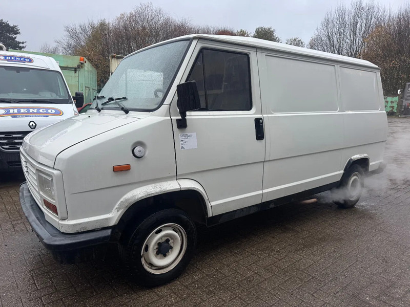 Peugeot J5 **PETROL-ESSENCE-TOPSHAPE** - Fourgonnette: photos 3 Peugeot J5 **PETROL-ESSENCE-TOPSHAPE** - Fourgonnette: photos 3