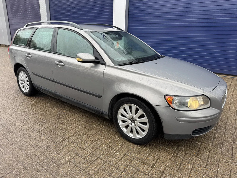 Volvo V50 **AIRCO-BELGIAN CAR** - Voiture: photos 1 Volvo V50 **AIRCO-BELGIAN CAR** - Voiture: photos 1