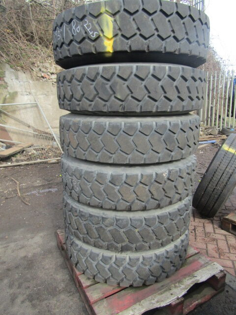 295/80/22.5 ‘ALCOA’ (6) BUDGET TRACK GRIT TYRES ONLY 4 TYRES GOOD - Pneu pour Camion: photos 1 295/80/22.5 ‘ALCOA’ (6) BUDGET TRACK GRIT TYRES ONLY 4 TYRES GOOD - Pneu pour Camion: photos 1