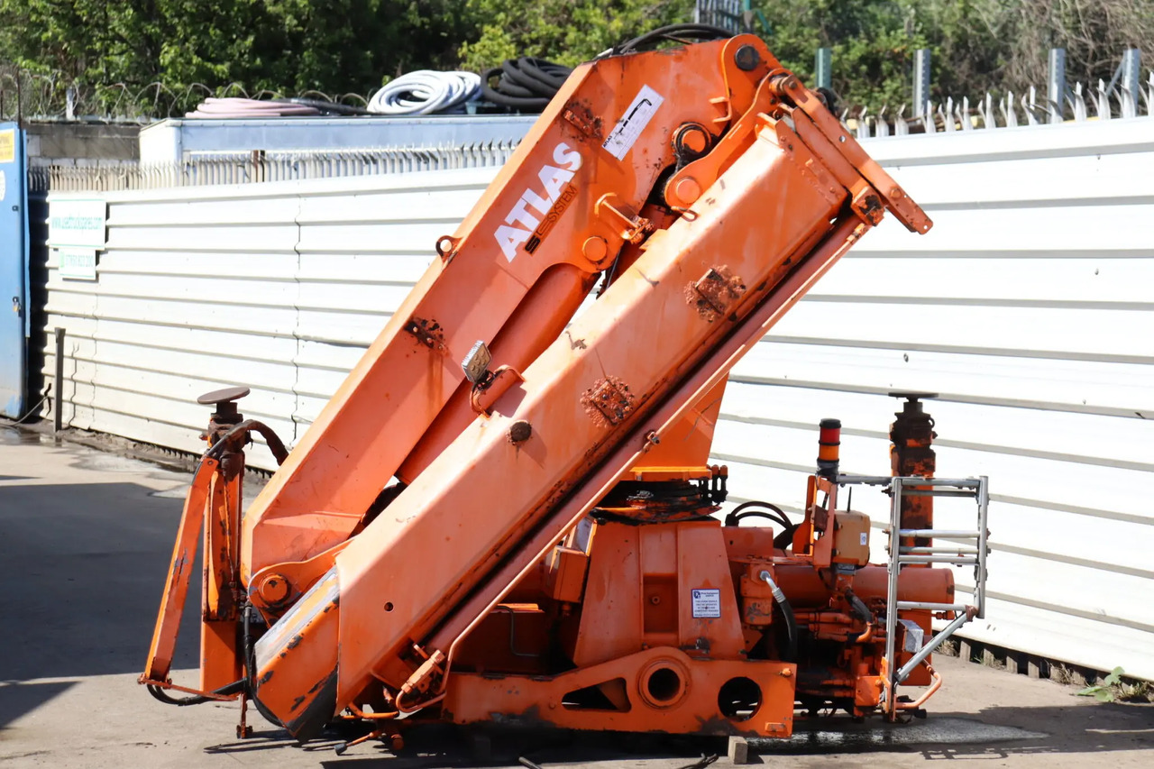 ATLAS 225.2 A2 KNUCKLEBOOM LOADER CRANE (2004) - Grue auxiliaire: photos 3 ATLAS 225.2 A2 KNUCKLEBOOM LOADER CRANE (2004) - Grue auxiliaire: photos 3