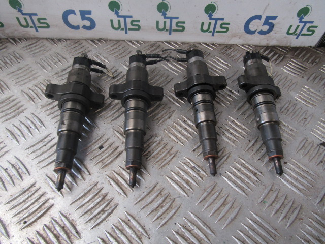 DAF LF 45 EURO 3 INJECTORS (4) P/NO 0445120-007 - Préparation du carburant pour Camion: photos 1 DAF LF 45 EURO 3 INJECTORS (4) P/NO 0445120-007 - Préparation du carburant pour Camion: photos 1