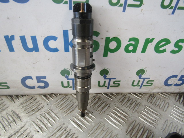 DAF LF 45 EURO 5 INJECTORS (4) COMPLETE WITH PENCILS AND CLAMPS - Préparation du carburant pour Camion: photos 2 DAF LF 45 EURO 5 INJECTORS (4) COMPLETE WITH PENCILS AND CLAMPS - Préparation du carburant pour Camion: photos 2
