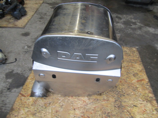 DAF XF 105 EXHAUST DPF/CAT EURO 5 SPEC P/NO 1685172-C1 - Système d'échappement pour Camion: photos 2 DAF XF 105 EXHAUST DPF/CAT EURO 5 SPEC P/NO 1685172-C1 - Système d'échappement pour Camion: photos 2