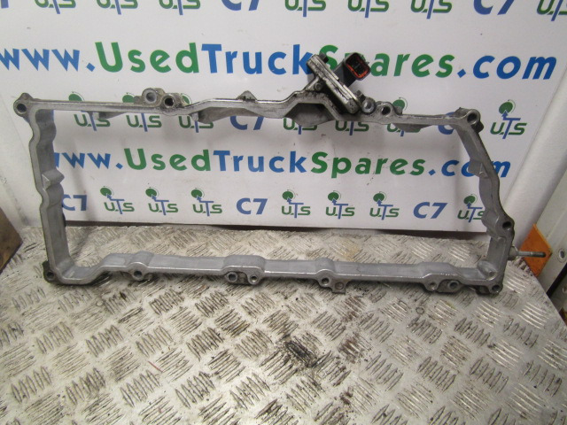 ISUZU N75 4HK1 EURO 5 ROCKER COVER SPACER & SENSOR - Moteur et pièces pour Camion: photos 2 ISUZU N75 4HK1 EURO 5 ROCKER COVER SPACER & SENSOR - Moteur et pièces pour Camion: photos 2