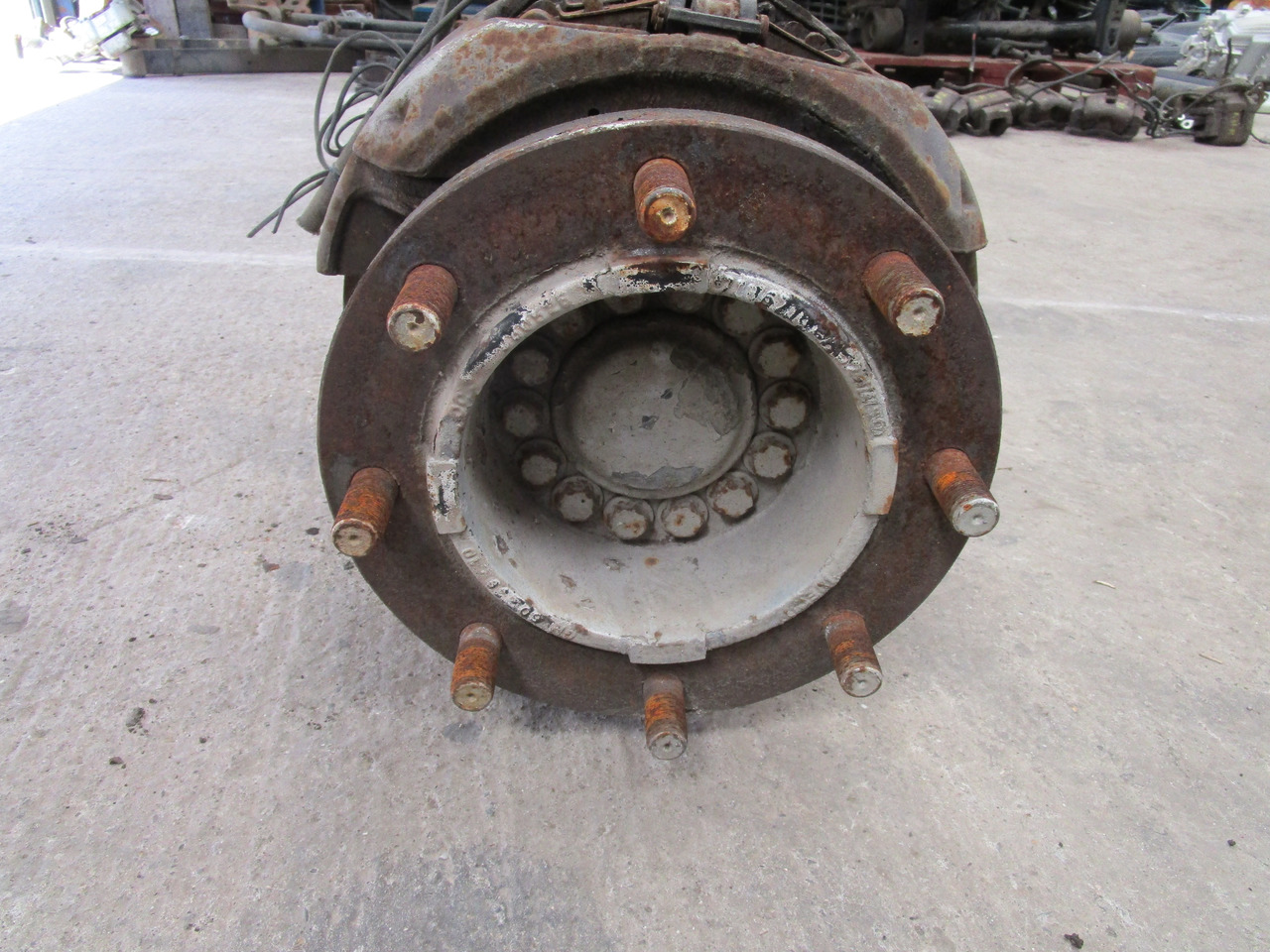 IVECO JOHNSON SWEEPER FRONT AXLE P/NO 7185472 - Essieu et pièces pour Véhicule de voirie/ Spécial: photos 2 IVECO JOHNSON SWEEPER FRONT AXLE P/NO 7185472 - Essieu et pièces pour Véhicule de voirie/ Spécial: photos 2