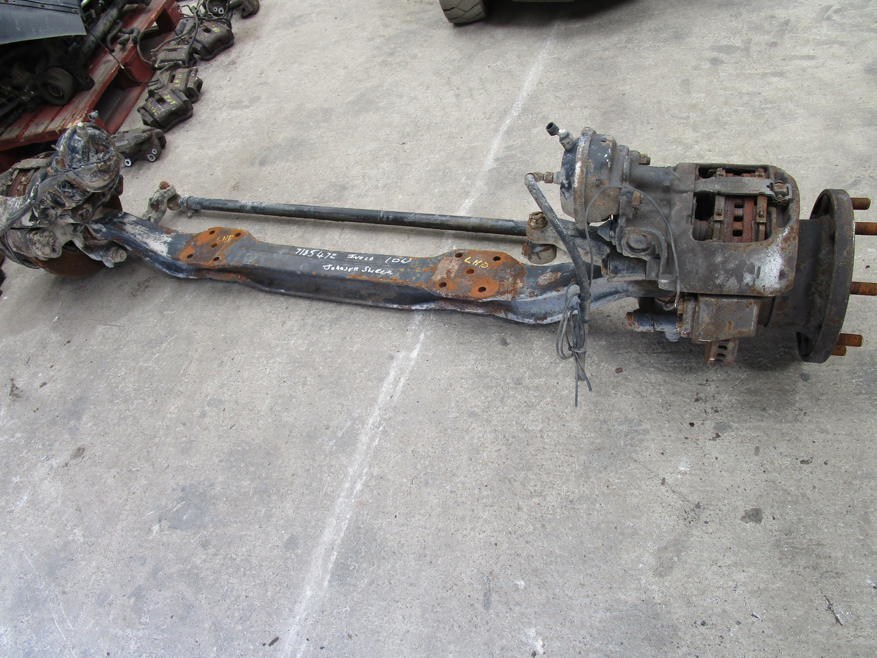 IVECO JOHNSON SWEEPER FRONT AXLE P/NO 7185472 - Essieu et pièces pour Véhicule de voirie/ Spécial: photos 1 IVECO JOHNSON SWEEPER FRONT AXLE P/NO 7185472 - Essieu et pièces pour Véhicule de voirie/ Spécial: photos 1