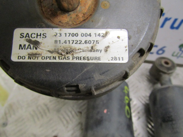 MAN TGS 440 TRACTOR UNIT (SET OF 4) CABSHOCKS P/NO 81.41722.6068 / 6073 - Cabine et intérieur pour Camion: photos 3 MAN TGS 440 TRACTOR UNIT (SET OF 4) CABSHOCKS P/NO 81.41722.6068 / 6073 - Cabine et intérieur pour Camion: photos 3