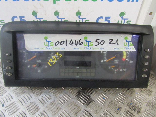 MERCEDES ATEGO 1823 CLOCK CLUSTER P/NO A001 446 5021 - Système électrique pour Camion: photos 1 MERCEDES ATEGO 1823 CLOCK CLUSTER P/NO A001 446 5021 - Système électrique pour Camion: photos 1