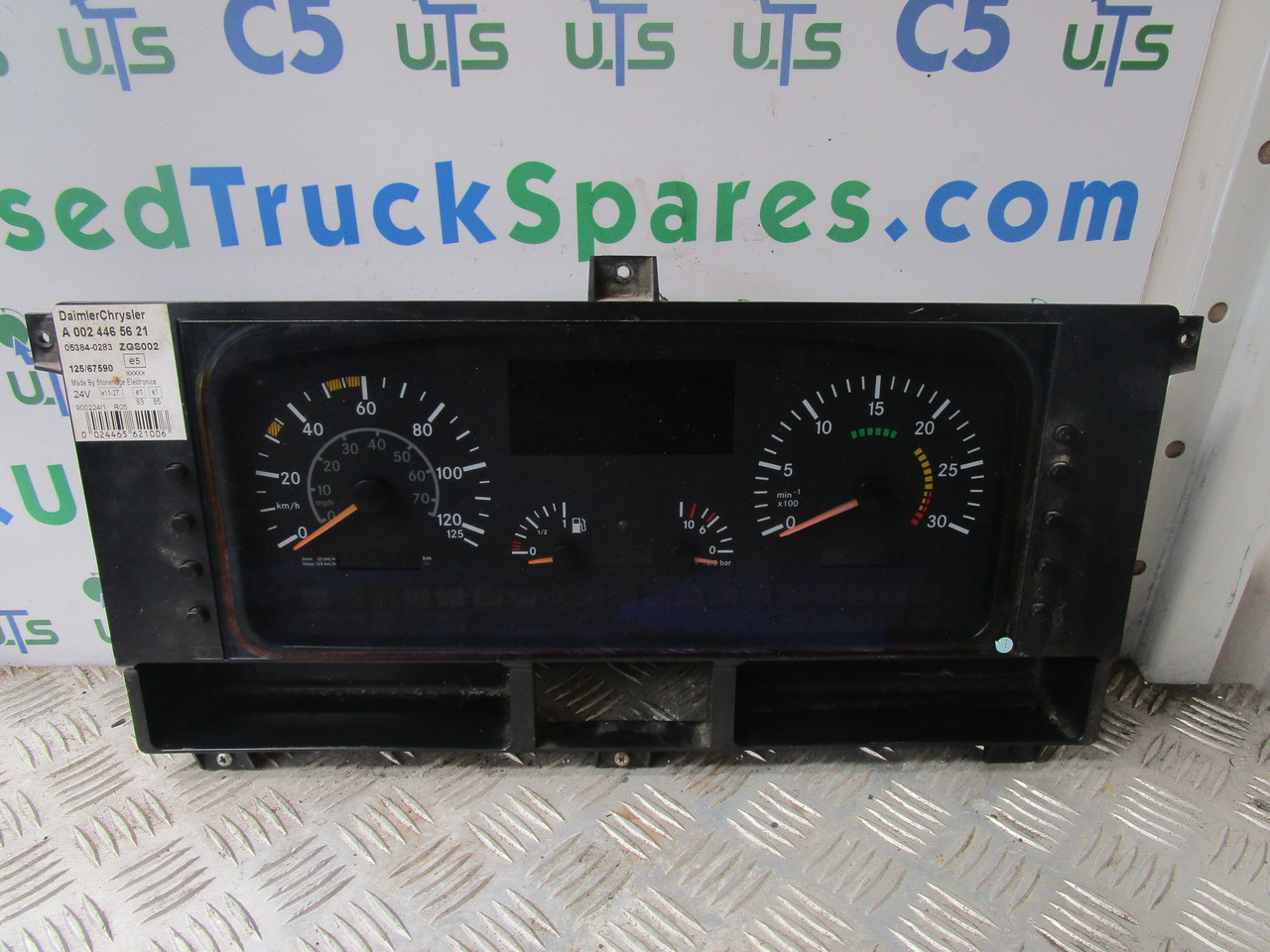MERCEDES AXOR / ECONIC CLOCK CLUSTER P/NO A0024465621 - Système électrique pour Camion: photos 1 MERCEDES AXOR / ECONIC CLOCK CLUSTER P/NO A0024465621 - Système électrique pour Camion: photos 1
