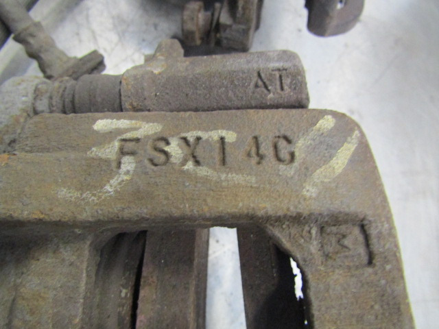 MITSUBISHI FUSO 3C11/3C13 FRONT BRAKE CALIPERS P/NO FSX14C - Pièces de frein pour Camion: photos 2 MITSUBISHI FUSO 3C11/3C13 FRONT BRAKE CALIPERS P/NO FSX14C - Pièces de frein pour Camion: photos 2