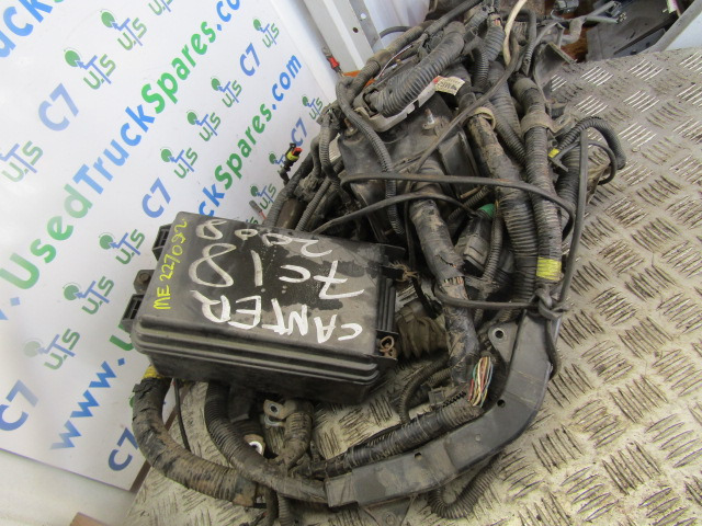 MITSUBISHI FUSO 4M50 FULL WIRING HARNESS P/NO ME227082 - Moteur et pièces pour Camion: photos 2 MITSUBISHI FUSO 4M50 FULL WIRING HARNESS P/NO ME227082 - Moteur et pièces pour Camion: photos 2